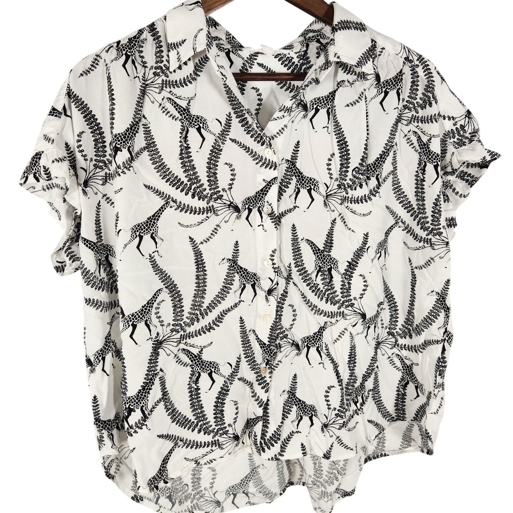 Jane and Delancey Black White Giraffe Print Button Shirt Size Large